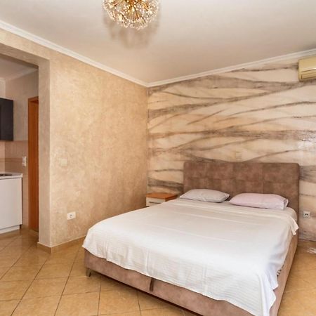 Ani Apartmani Dobra Voda Ngoại thất bức ảnh