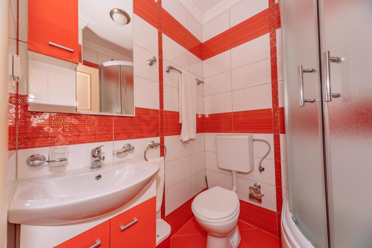 Ani Apartmani Dobra Voda Ngoại thất bức ảnh