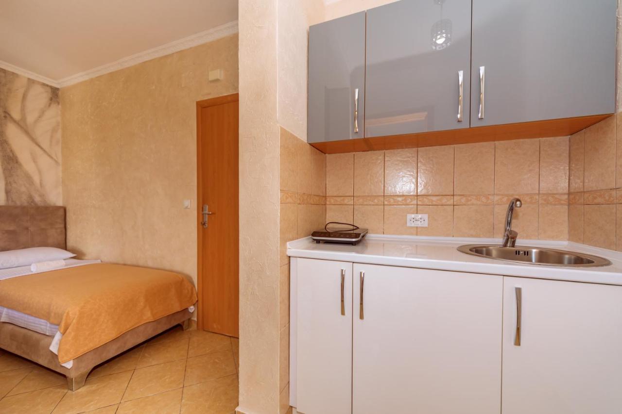 Ani Apartmani Dobra Voda Ngoại thất bức ảnh